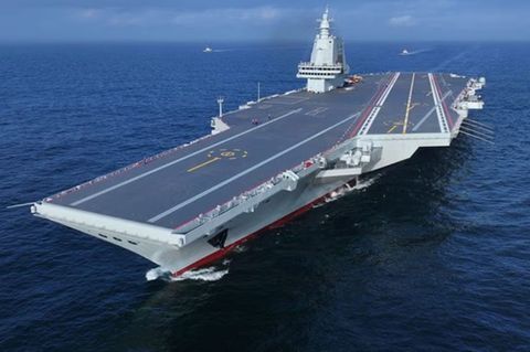 Der Flugzeuträger "Fujian" ist etwas kleiner als die "Gerald Ford"-Klasse der USA
