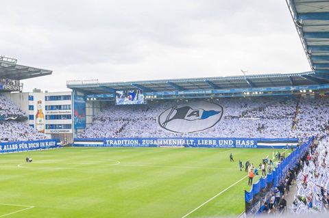 Auf der Bielefelder Alm wird ab Samstagabend wieder Zweitliga-Fußball gespielt. Arminia empfängt Fortuna Düsseldorf