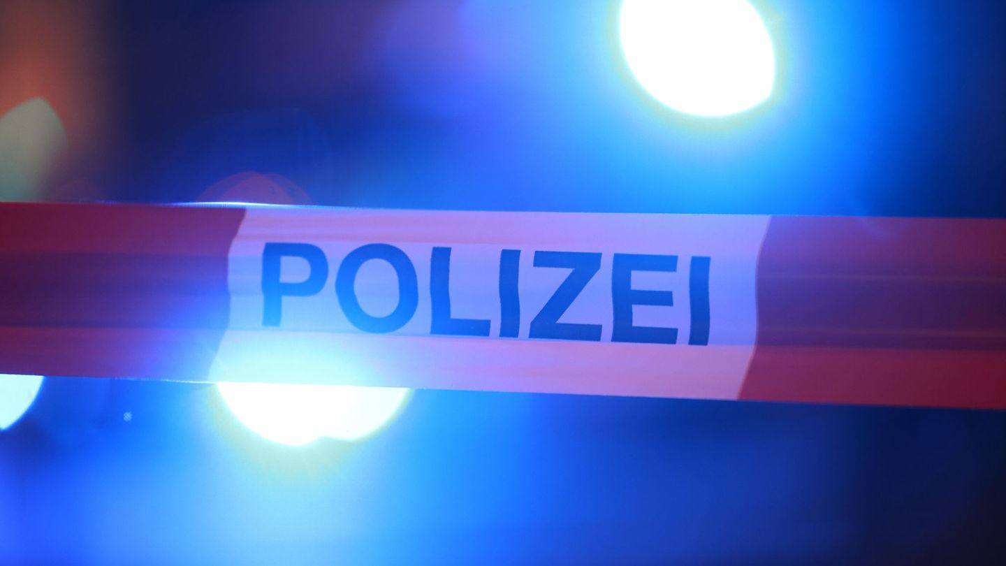 Verkehrsbehinderung-Mariendorfer-Damm-nach-Unfall-gesperrt
