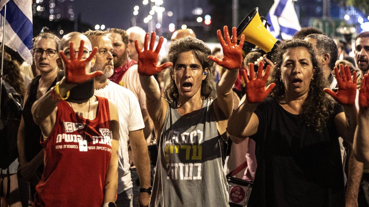 Zehntausende auf der Straße: Neues Hamas-Video mit Geisel löst Massenproteste in Israel aus