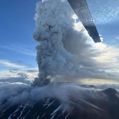 Vulkan Krascheninnikow auf Russlands abgelegener Halbinsel Kamtschatka