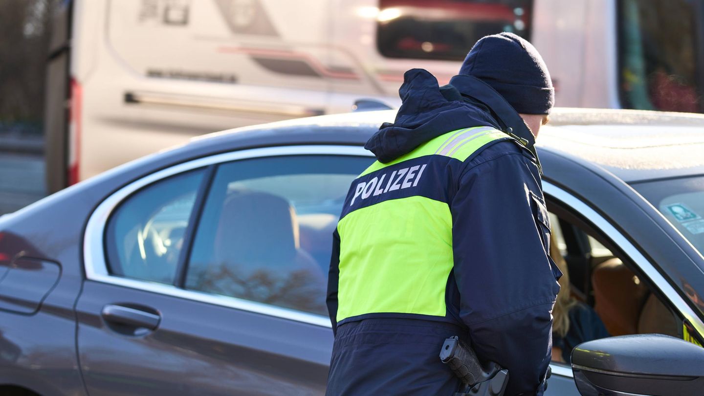 Forbidden objects in the car: what is noticeable during traffic controls
