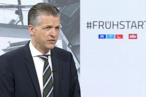 Kanzleramtschef Thorsten Frei in einer N-TV Sendung