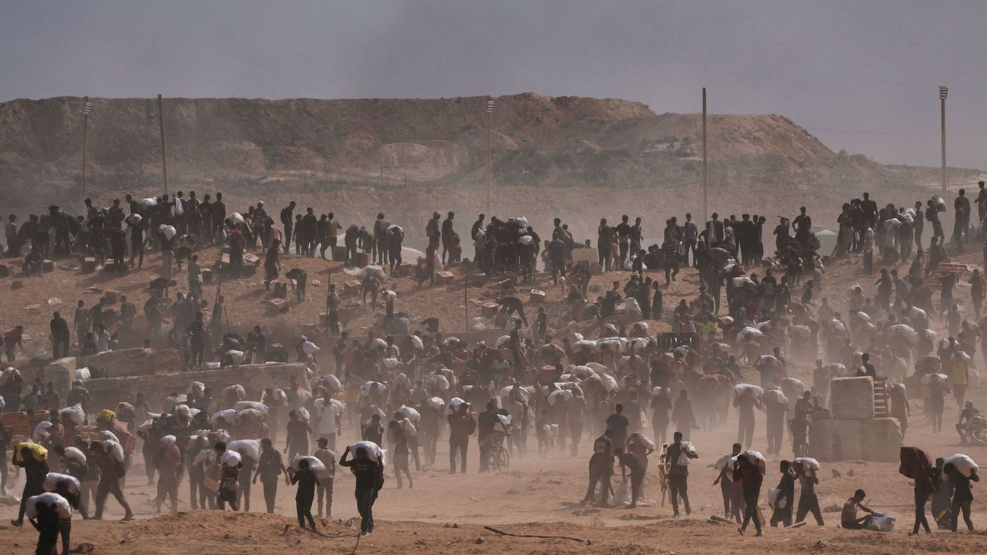 Middle East War: Reports: Netanyahu strives to take all of Gaza