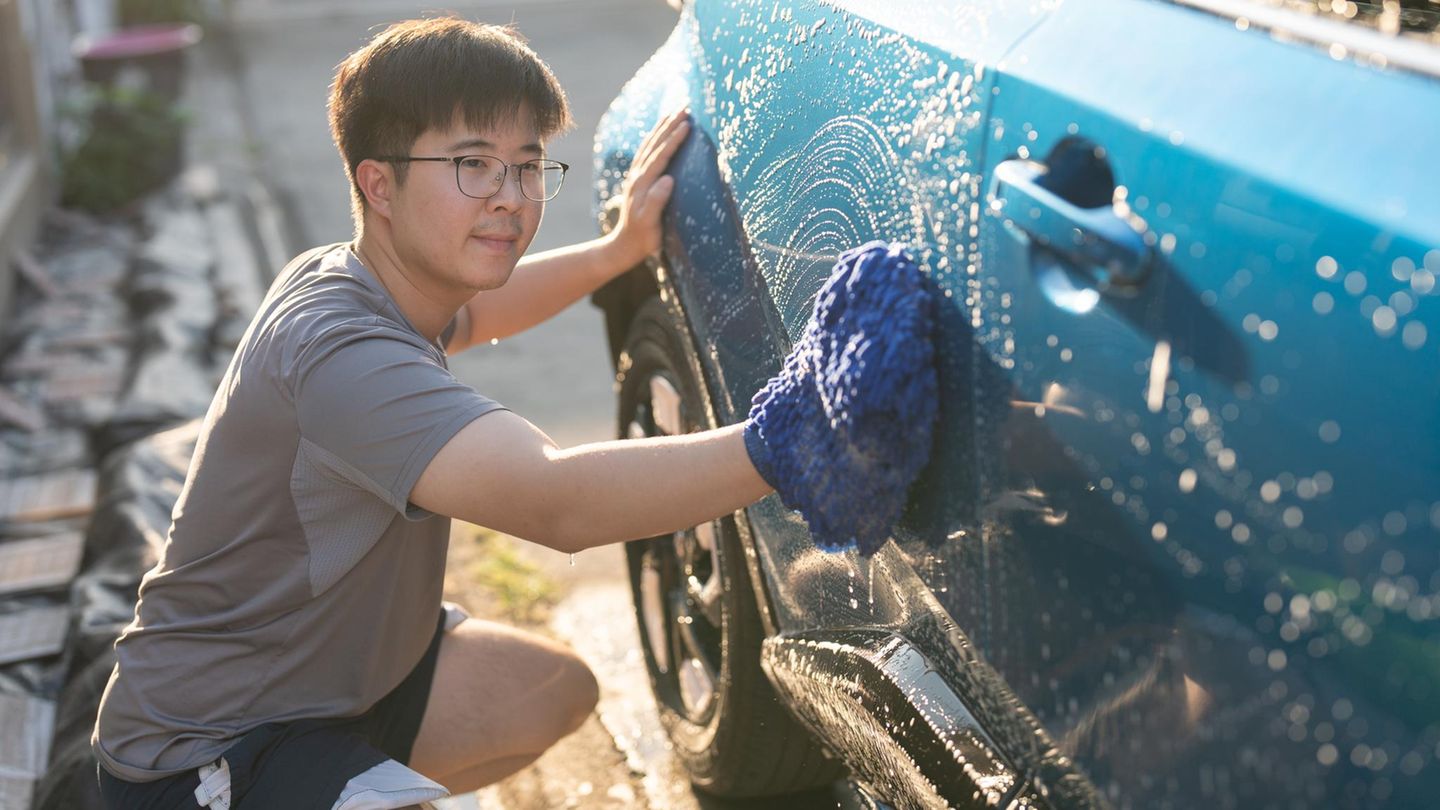 Car cleaning set-everything for perfect vehicle care at home
