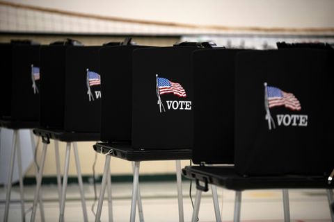 Wahlkabinen in einem Wahllokal in Texas