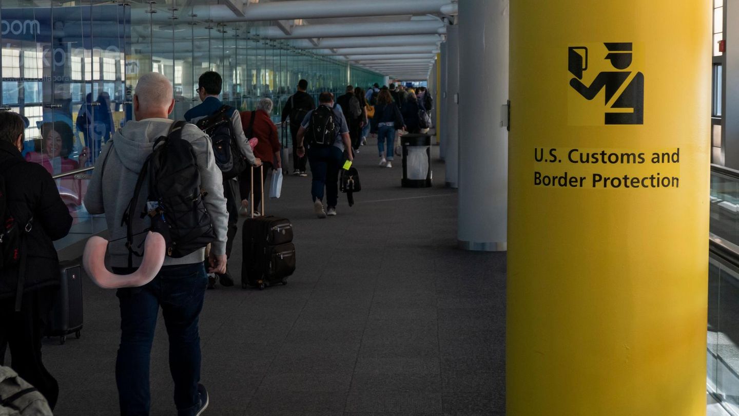 USA test new rule for entry – travelers have to pay deposit