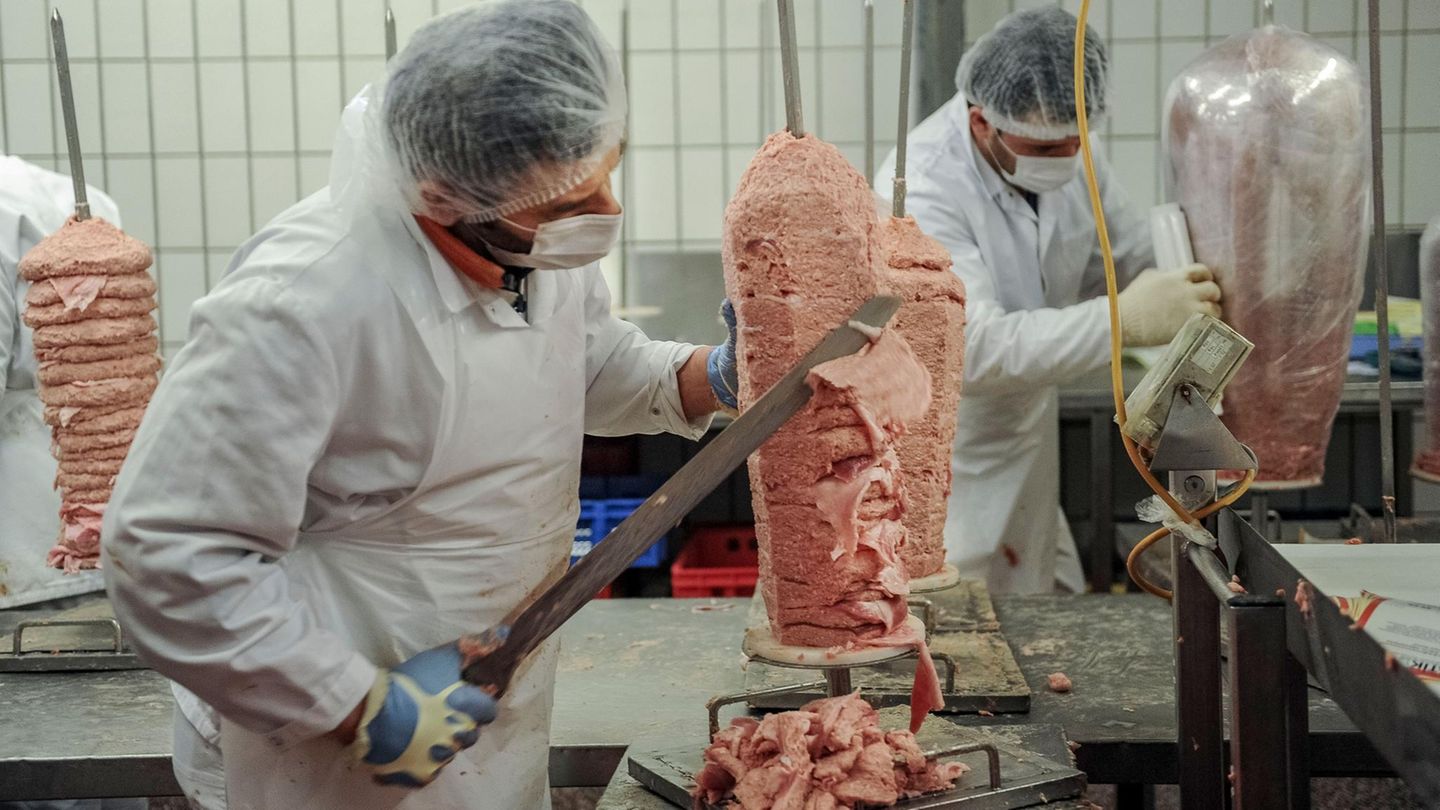 Döner Production Department: “This is hard work-in the event of permanent cold”