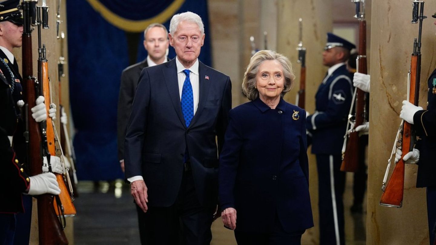 Epstein scandal: Committee invites Bill and Hilary Clinton