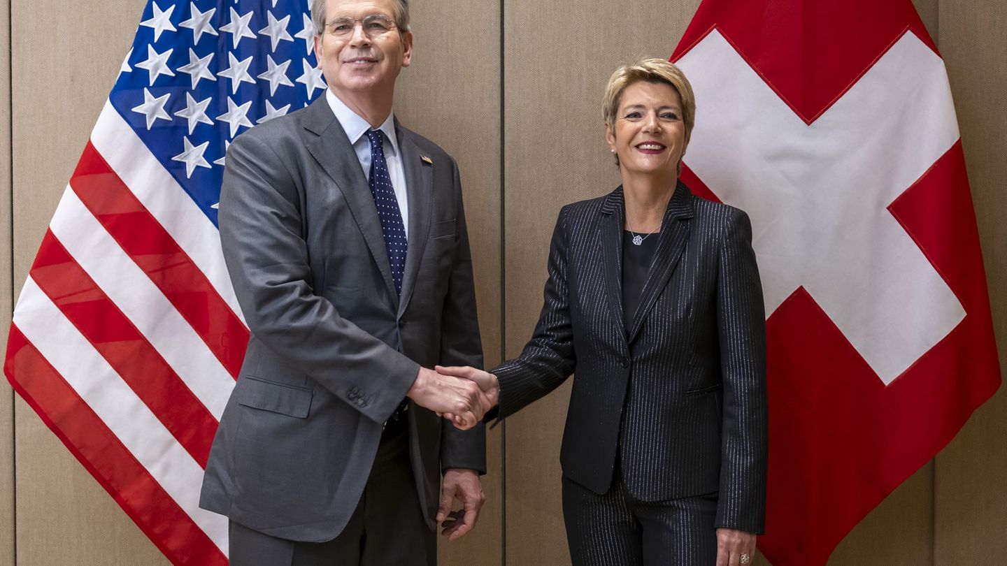 World trade: US dollhammer: Swiss burglary