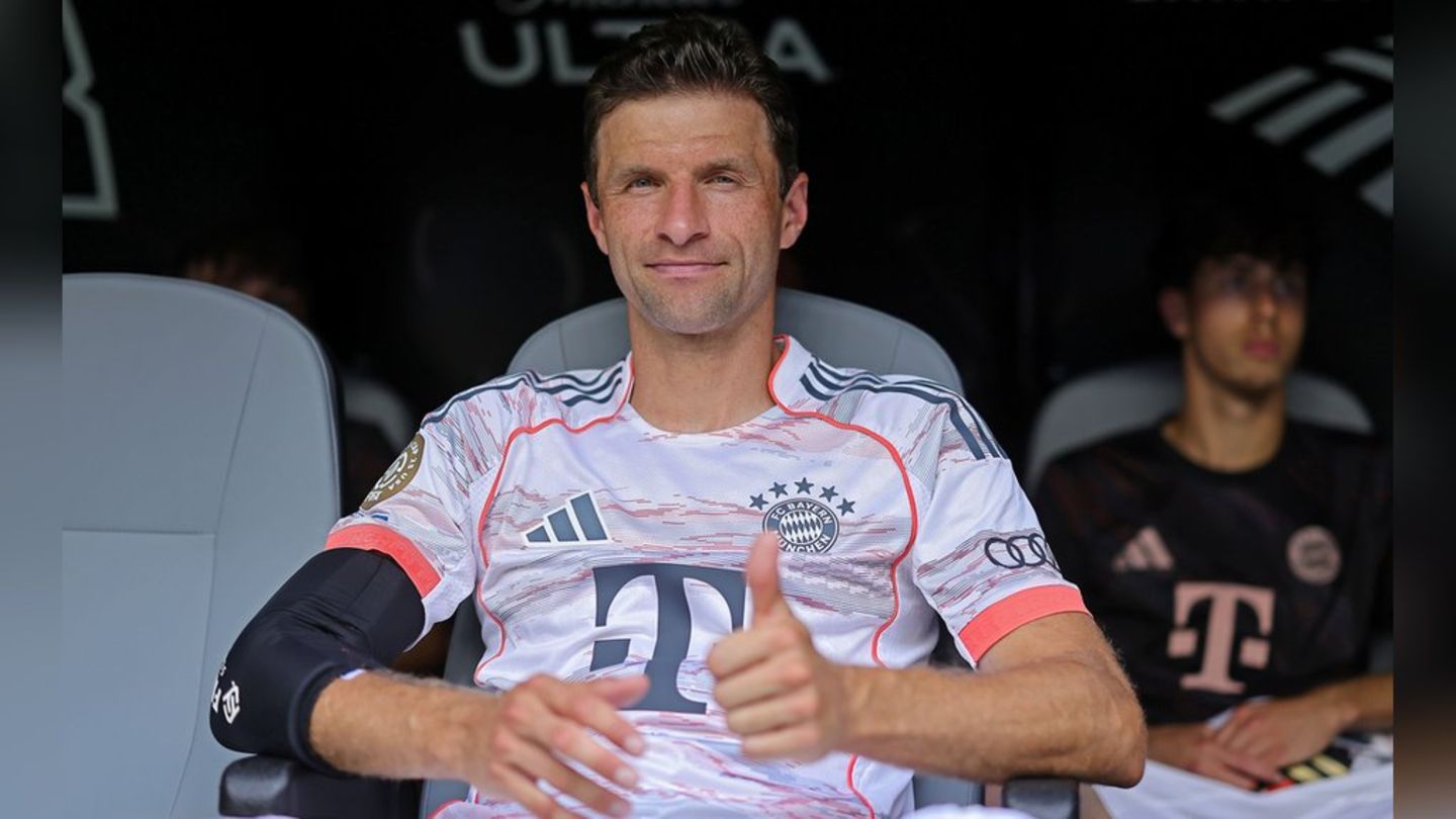 Thomas Müller: Wimmelbuch about his football career