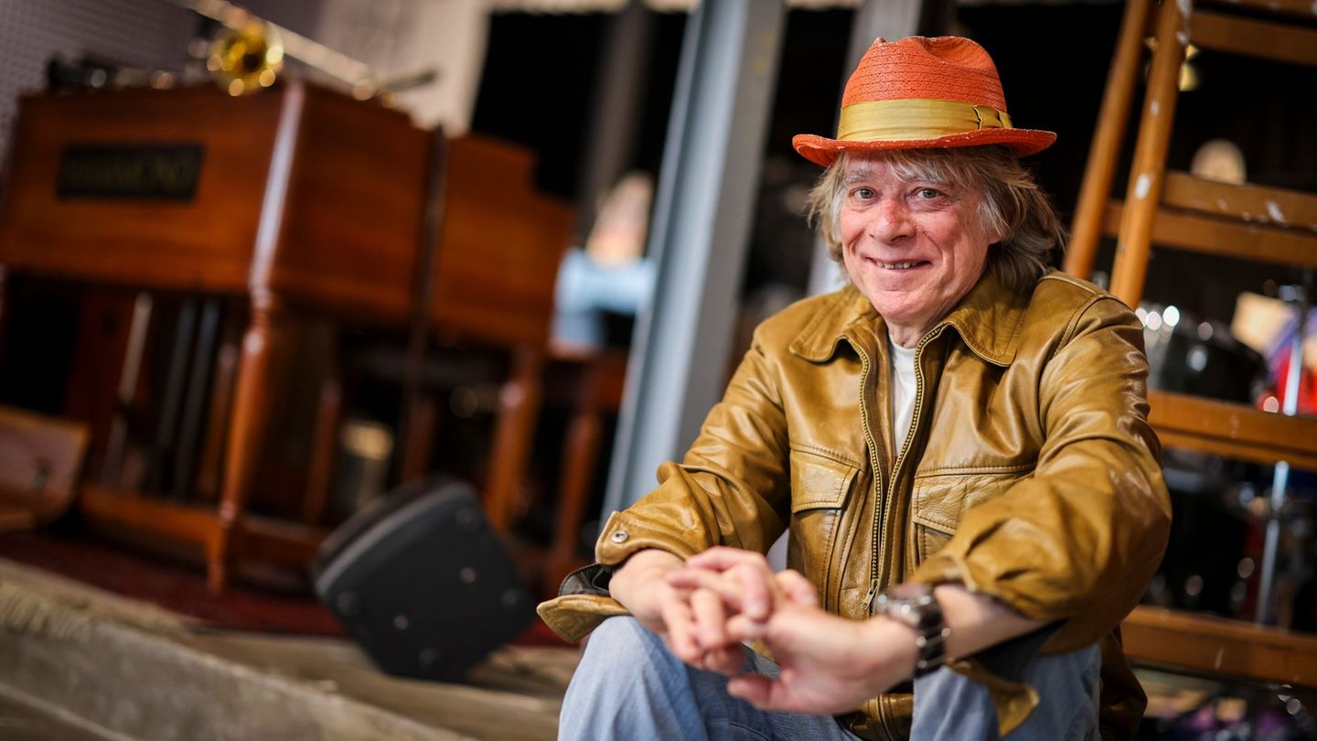 Comedian will soon be 70: Helge Schneider: annoyed by “AI-KRAM” and pub death