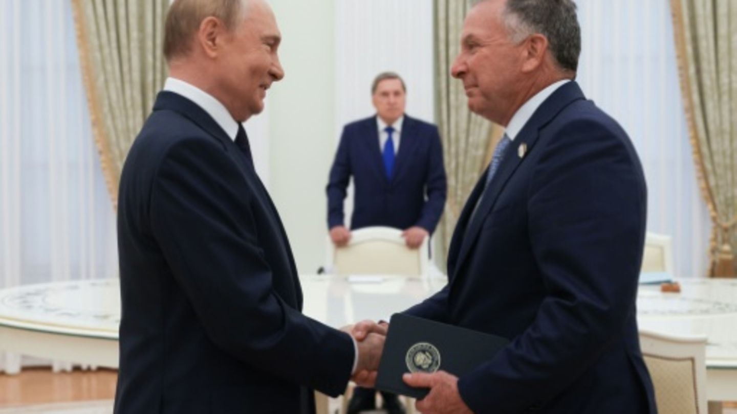 Händedruck in Moskau