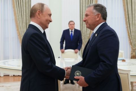 Händedruck in Moskau