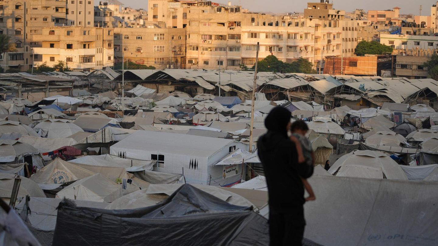 Rooms of Gaza City-Israel advises on the takeover of the area