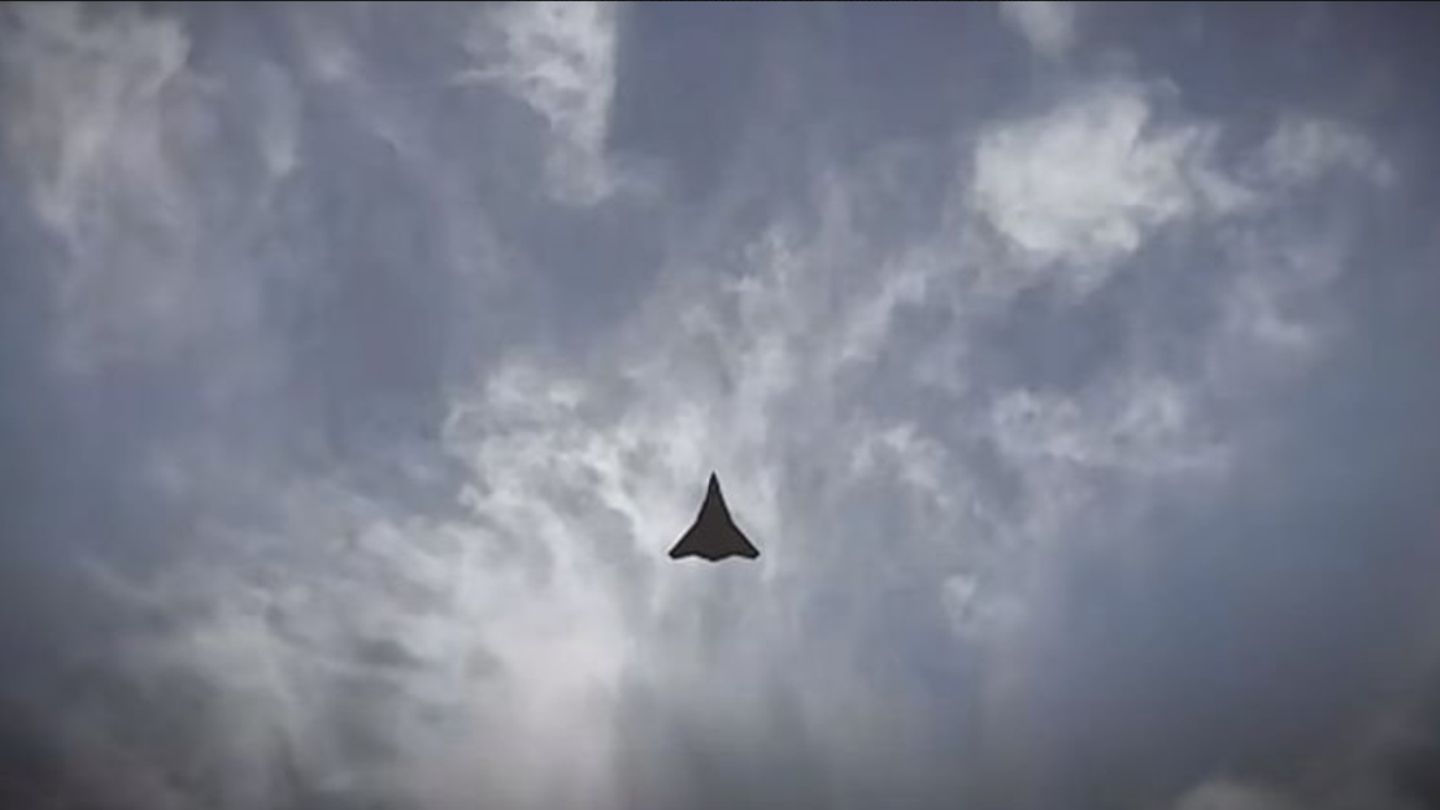 Details sind auf den neuen Aufnahmen eines Stealth-Jets nicht zu erkennen