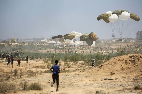 Abwurf von Hilfslieferungen im Gazastreifen