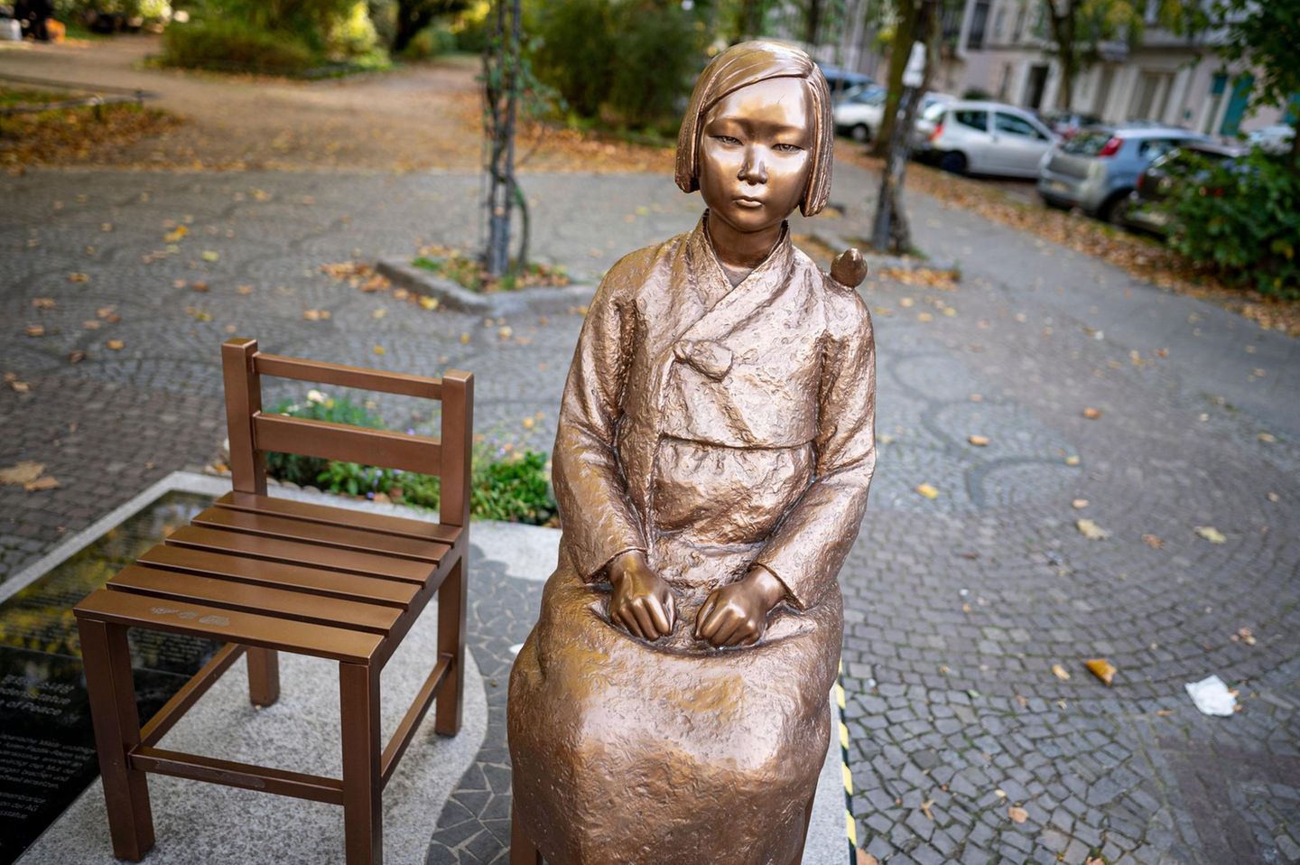 "Trostfrauenstatue", Berlin Statue Moabit