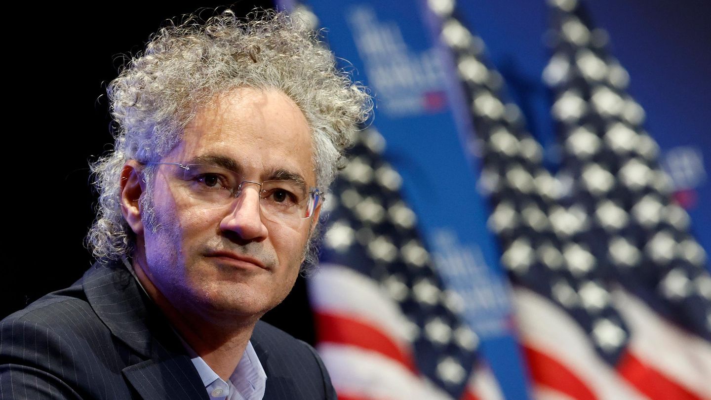 Palantir-CEO Alex Karp blickt in die Kamera