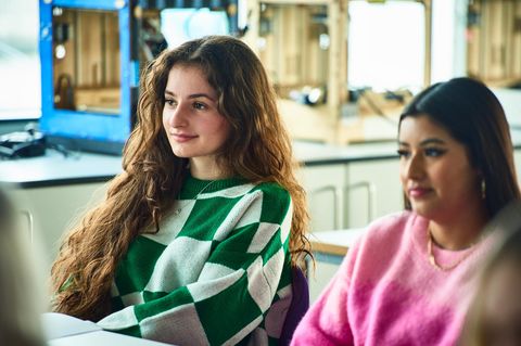 Porno in der Schule: Schülerinnen beim Unterricht