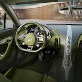 Das Innere des Bugatti Brouillard, das Lenkrad steht im Mittelpunkt