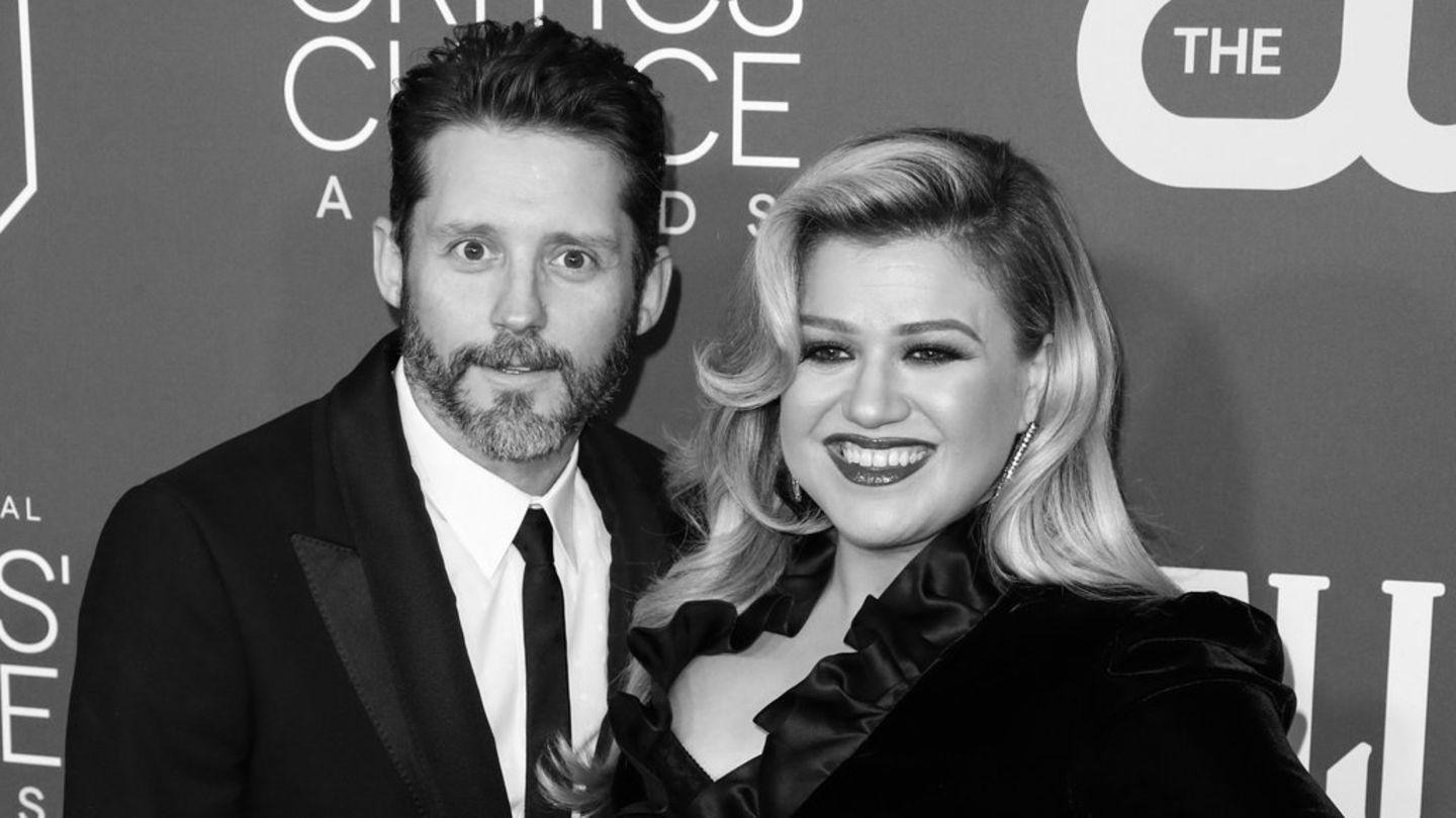 Kelly Clarkson: Your ex-husband Brandon Blackstock died at the age of 48