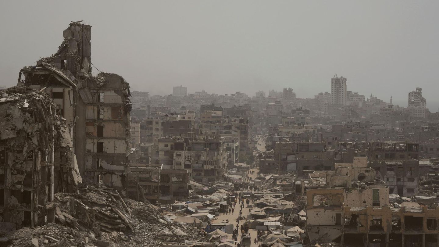 Israel wants to take the city of Gaza