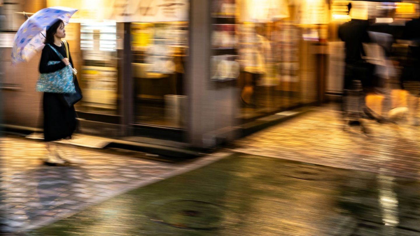 Rekord-Regenf-lle-Mehr-als-eine-halbe-Million-Menschen-in-Japan-in-Gefahr