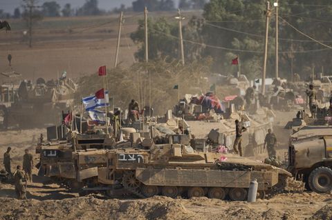 Israelische Soldaten in der Nähe der Grenze zum Gazastreifen im Süden Israels