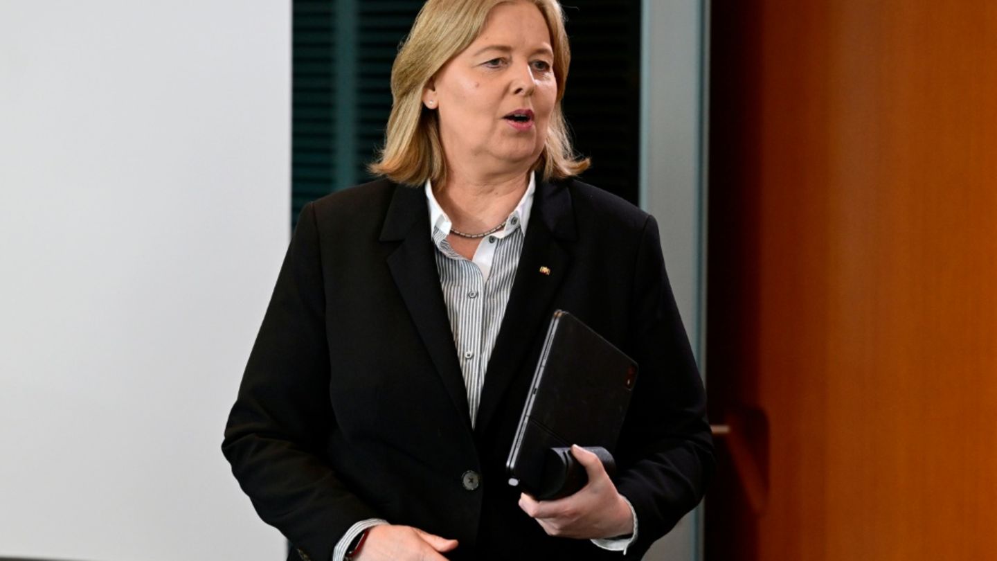 Sozialministerin Bas