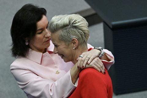 Silvia Breher (rechts) mit Dorothee Bär