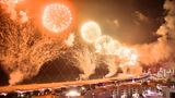Den Abschluss der Einweihungszeremonie im Juni bildete ein Feuerwerk. Wenige Kilometer weiter südlich testet das Land übrigens regelmäßig seine Raketen