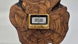 Ein goldener Pager in einem Stück Holz ist Israels Geschenk an Donald Trump