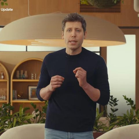 Bildschirmfoto der Vorstellung von ChatGPT-5, Sam Altmann in Jeans und schwazem Pulli, neben einer Präsentationswand
