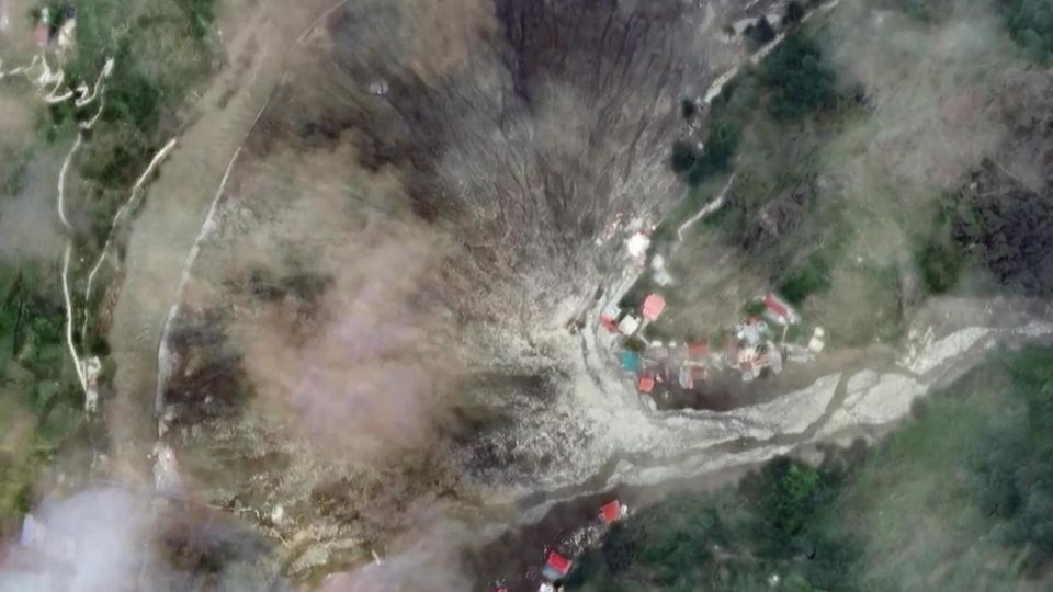 Satellitenbild des verschütteten Dorfes