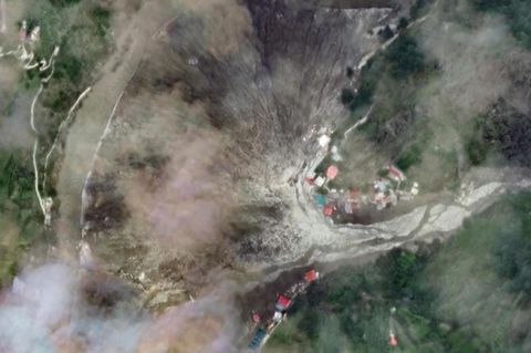 Satellitenbild des verschütteten Dorfes