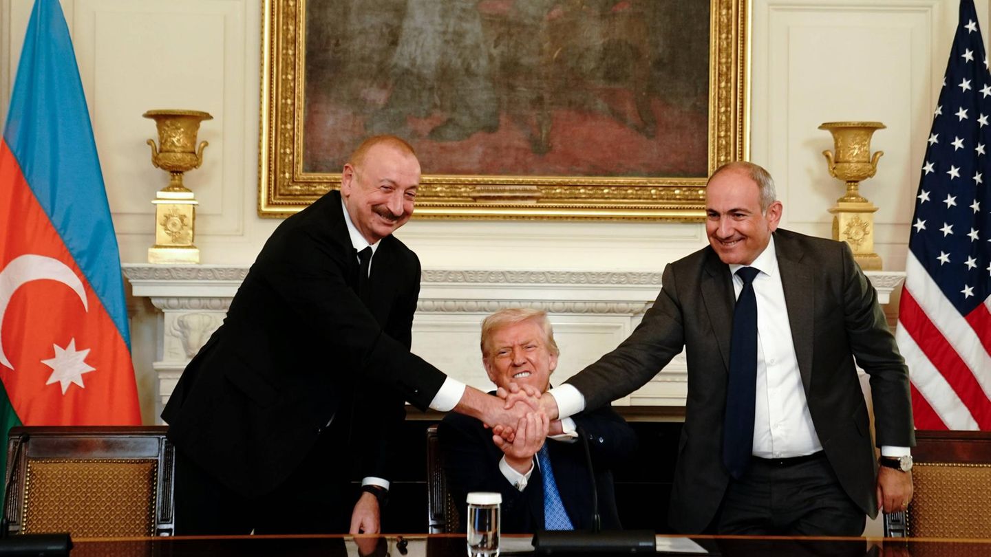 Donald Trump accompanies historical deal of Armenia and Azerbaijan
