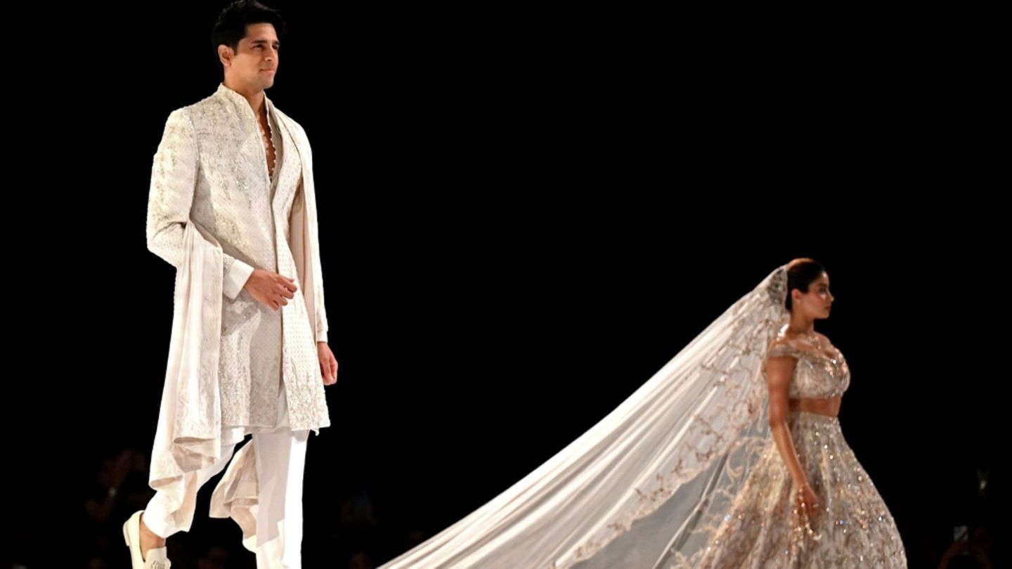 Bolly-Models