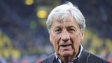 Der frühere Fußball-Nationalspieler starb am 5. August im Alter von 67 Jahren an den Folgen eines Herzinfarkts. Seine Fußballer-Laufbahn begann er im Alter von sechs Jahren beim BV Eintracht 1916 in Altenessen bevor er als 14-Jähriger zu Rot-Weiss Essen wechselte. Er entwickelte er sich zum Torjäger und schoss 1980/81 in der 2. Liga 41 Tore. Es folgten Stationen bei Borussia Mönchengladbach, Borussia Dortmund und Fortuna Düsseldorf. Insgesamt erzielte der Angreifer 123 Tore in 387 Bundesligaspielen