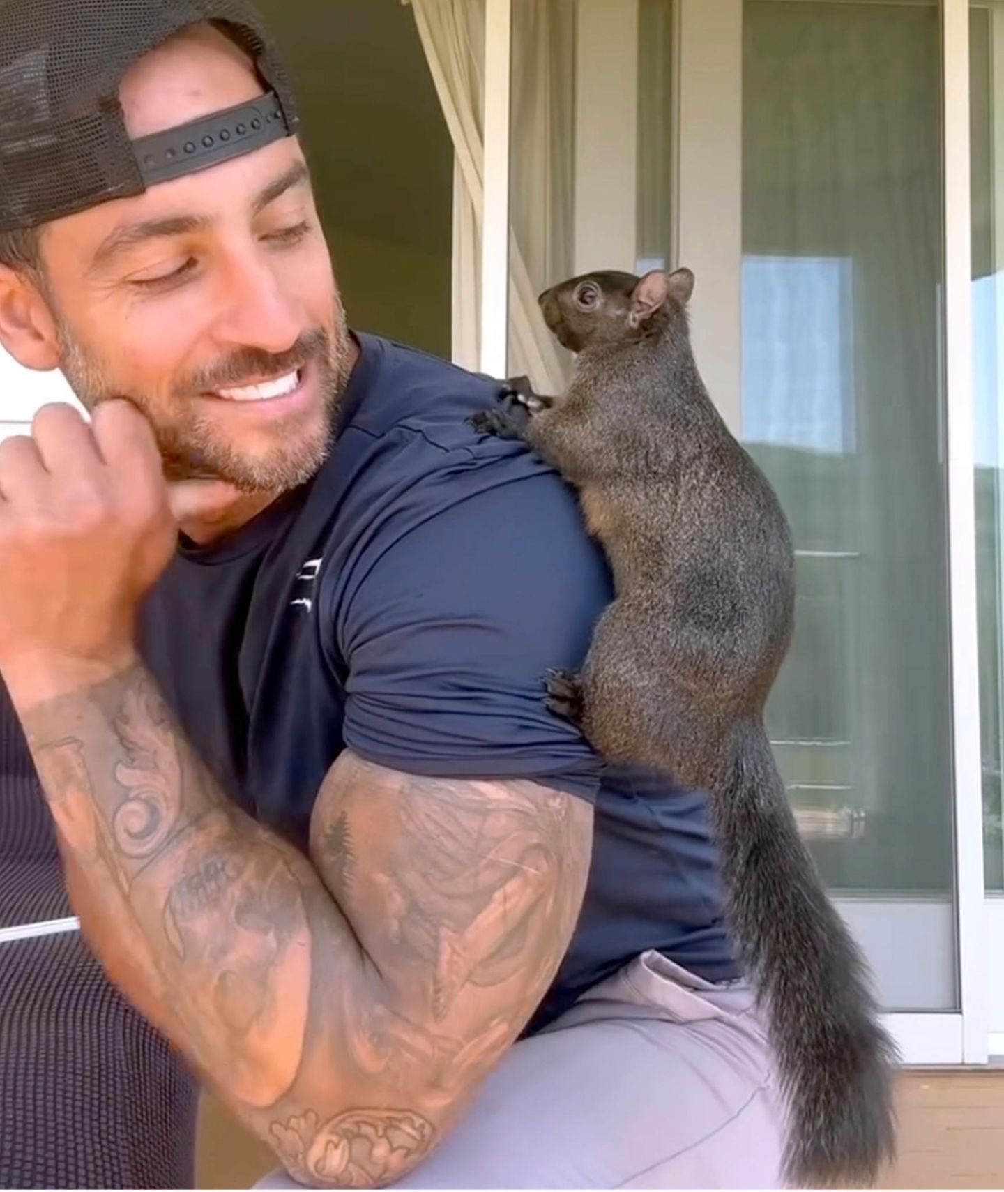 Instagram-Eichhörnchen Peanut mit seinem Besitzer Mark Longo