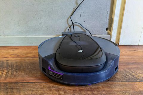Der Saugroboter 3i G10+ passt sonst unter das Sofa - bietet aber nur eine rudimentäre Wischfunktion