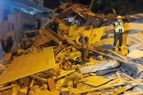 Rettungskräfte nach dem Erdbeben in der Provinz Balikesir