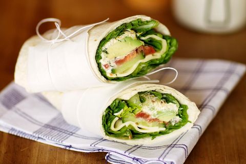 Zwei eingerollte Wraps