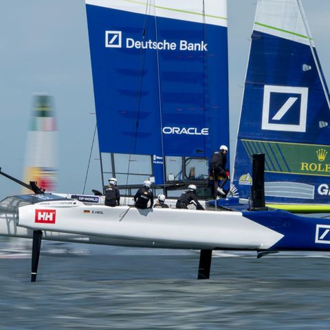 The German SailGP team is being shred in Sassnitz for the first time in front of the waves in front of a home crowd