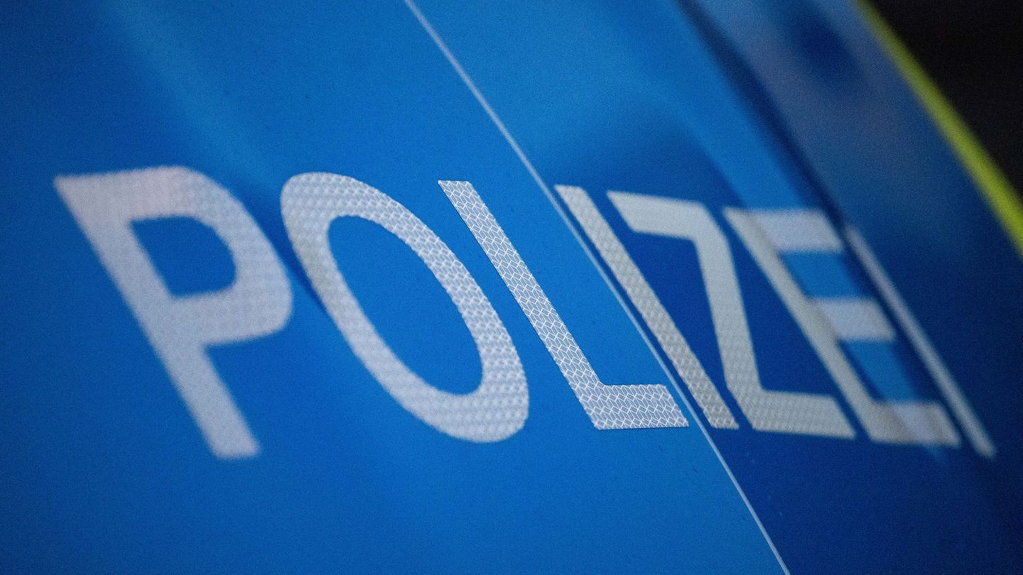 In Baden-Württemberg soll ein Mann soll seine Partnerin getötet haben. Er starb bei einem Unfall