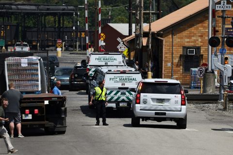 Einsatzkräfte vor der US-Stahlfirma