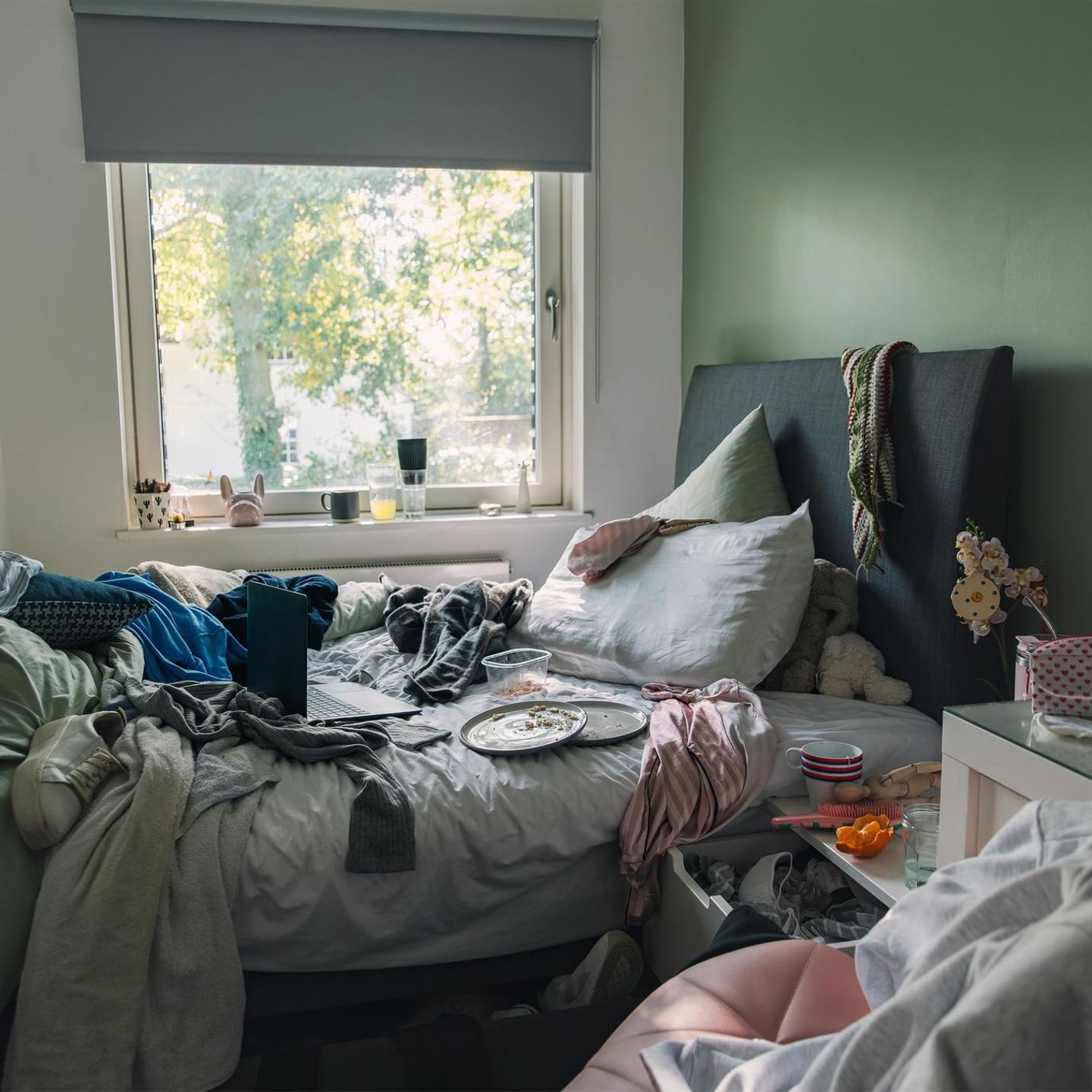 Ein chaotisches Schlafzimmer war für Doreen Steinitz viel mehr als nur das. In ihrem Messie-Chaos steckte ein System, das sie selbst erst nach Jahren begriff (Symbolbild)