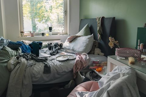 Ein chaotisches Schlafzimmer war für Doreen Steinitz viel mehr als nur das. In ihrem Messie-Chaos steckte ein System, das sie selbst erst nach Jahren begriff (Symbolbild)