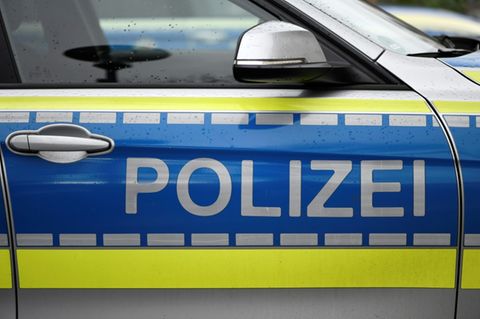 Ein Polizeifahrzeug: Im Fall von Milina K. vermuten Ermittler ein Tötungsdelikt