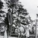 Präsident Calvin Coolidge spricht bei der Einweihung des Mount Rushmore National Memorial, 1927